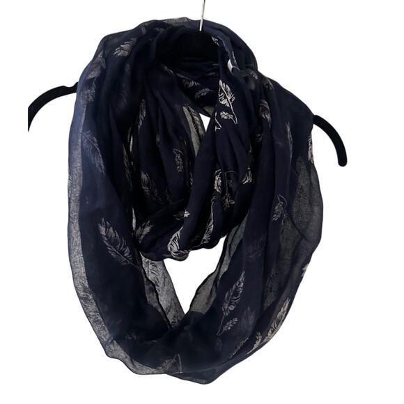 🍷Charlotte Russe navy and white feather print circle scarf early 00’s era - Picture 1 of 4
